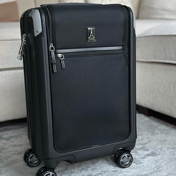 TravelPro PremiumEliteCompactBusinessPlusCarryOnExpandableHardsideSpinerSuitcase